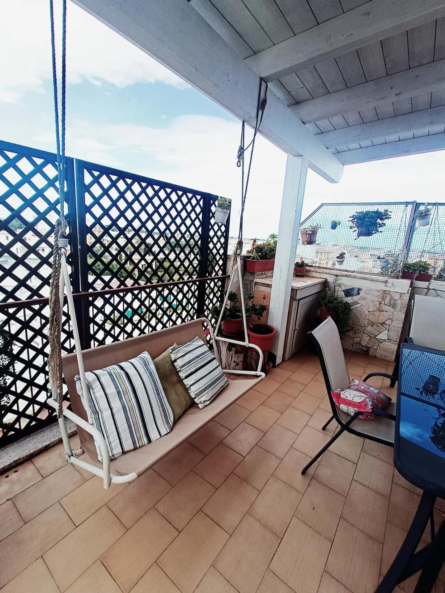 Penthouse In Area With Very Large Terrace Apartamento